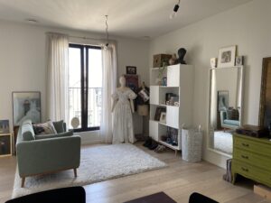 How to Make a Studio Apartment Feel Bigger: 12 Designer Tricks